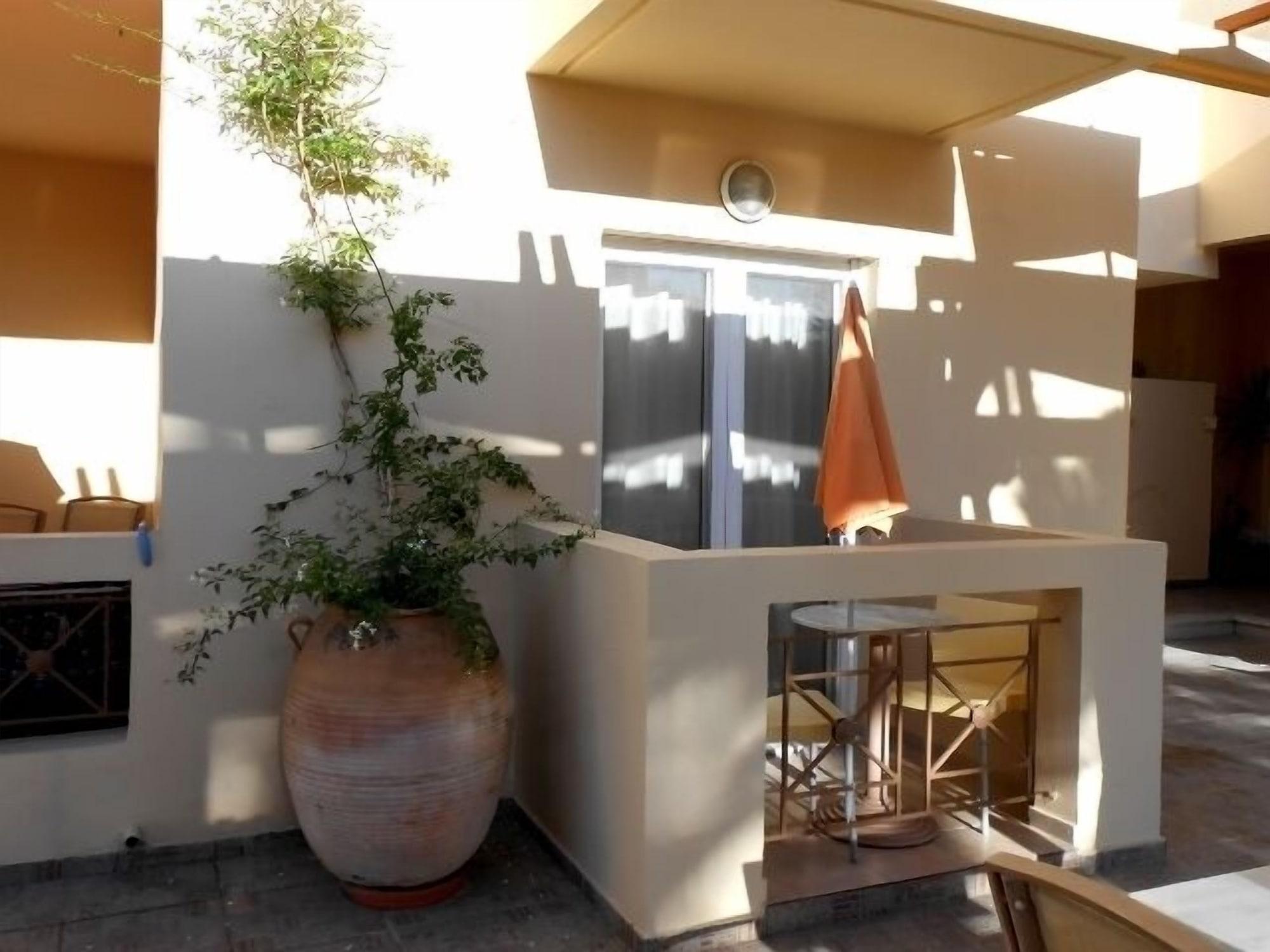 Lambrinos Suites Platanias  Bagian luar foto