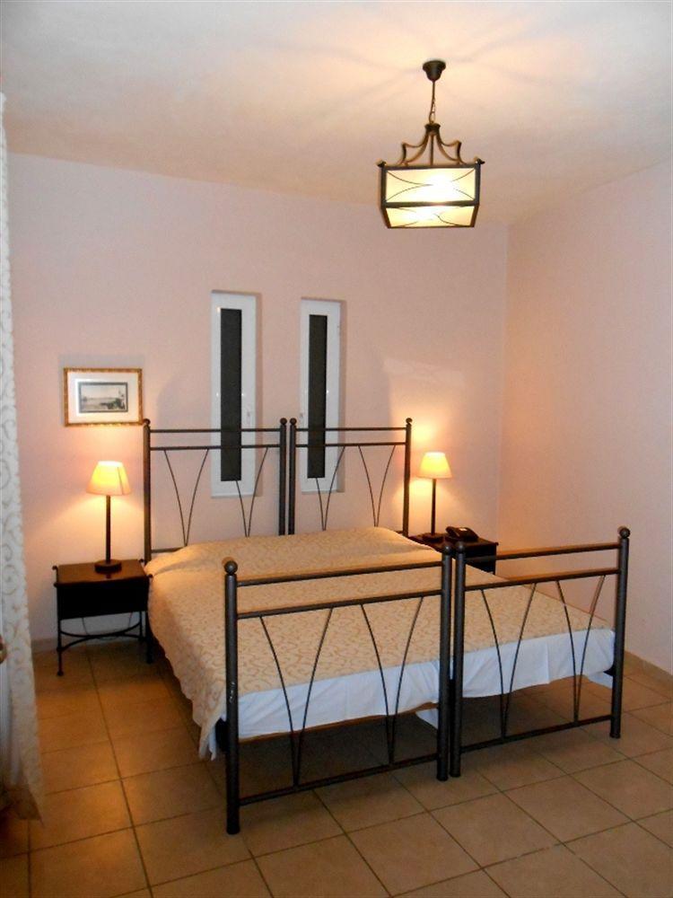 Lambrinos Suites Platanias  Bagian luar foto