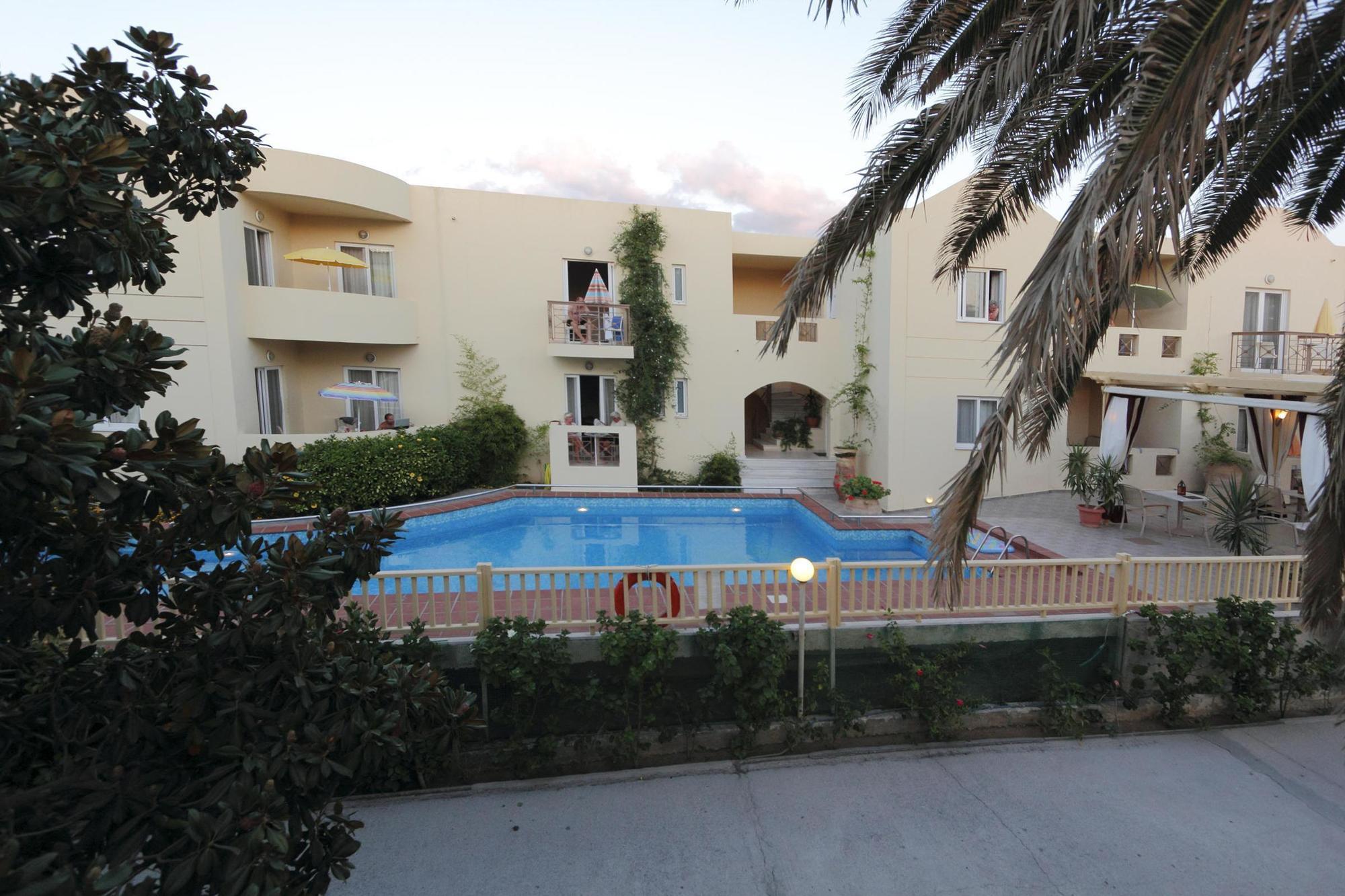 Lambrinos Suites Platanias  Bagian luar foto